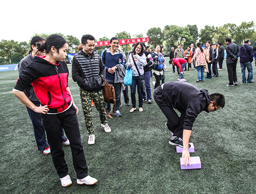 ��ʯͷ����